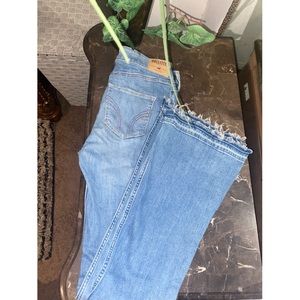 Hollister bell bottom jeans women’s size: 27